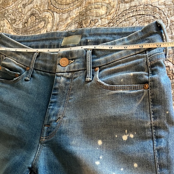 MOTHER Looker Ankle Fray in Pretty Little Words In A Bottle - Picture 7 of 7